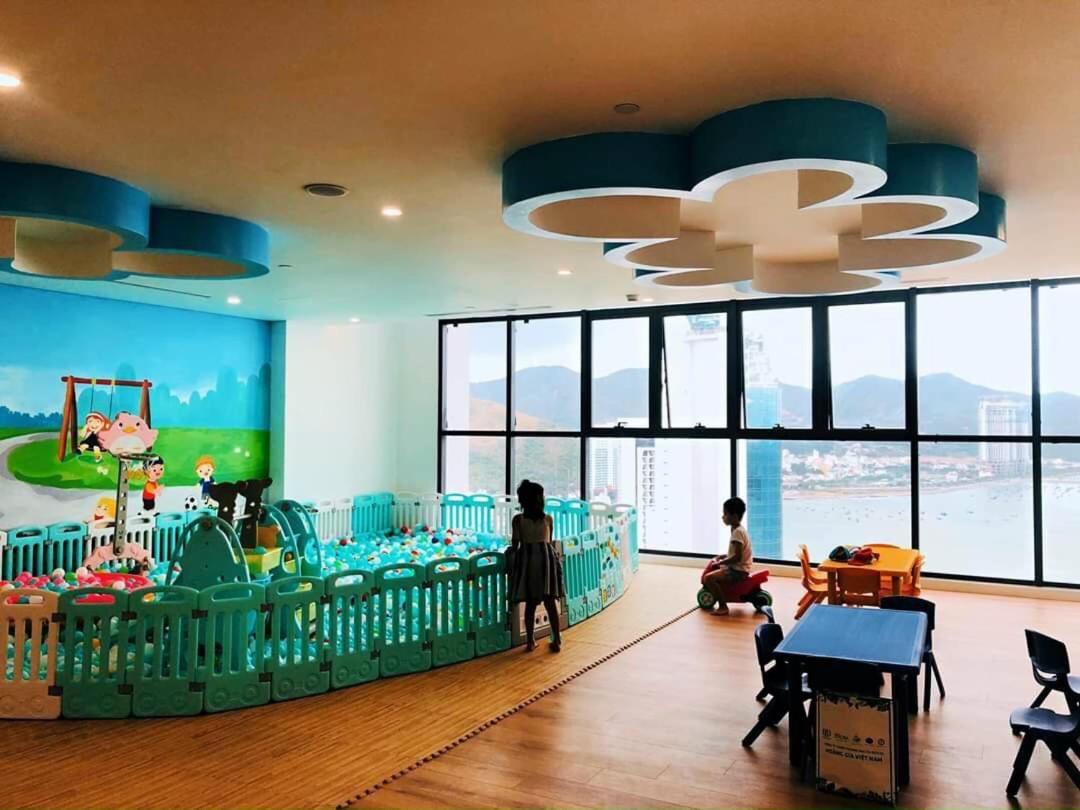 ニャチャンScenia Bay Oceanfront By Housingアパートメント エクステリア 写真